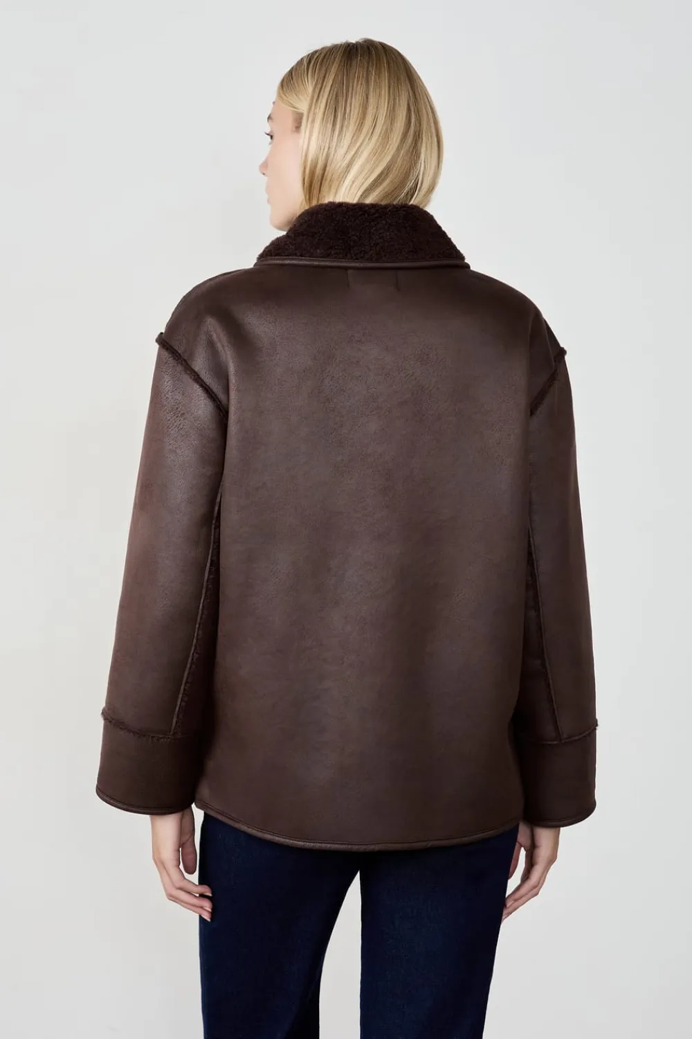 Clearance ETAM Abrigo corto con cuello de piel sintética CHOCOLATE