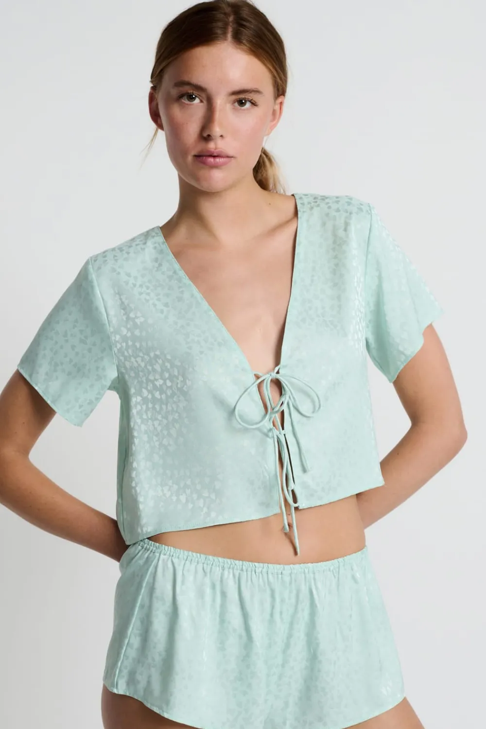 Best ETAM Blusa satinada de manga corta estampada con lazos CELADÓN
