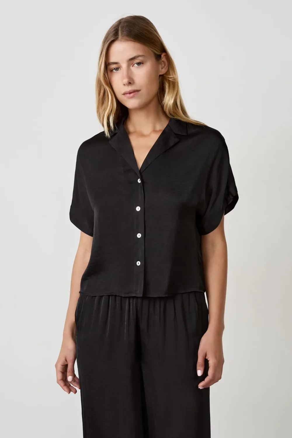 New ETAM Camisa de satén de manga corta NEGRO