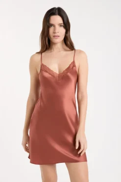 Hot ETAM Camisón de seda con detalles de encaje arena