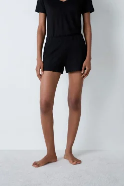 Clearance ETAM Pantalón corto 100% lino NEGRO