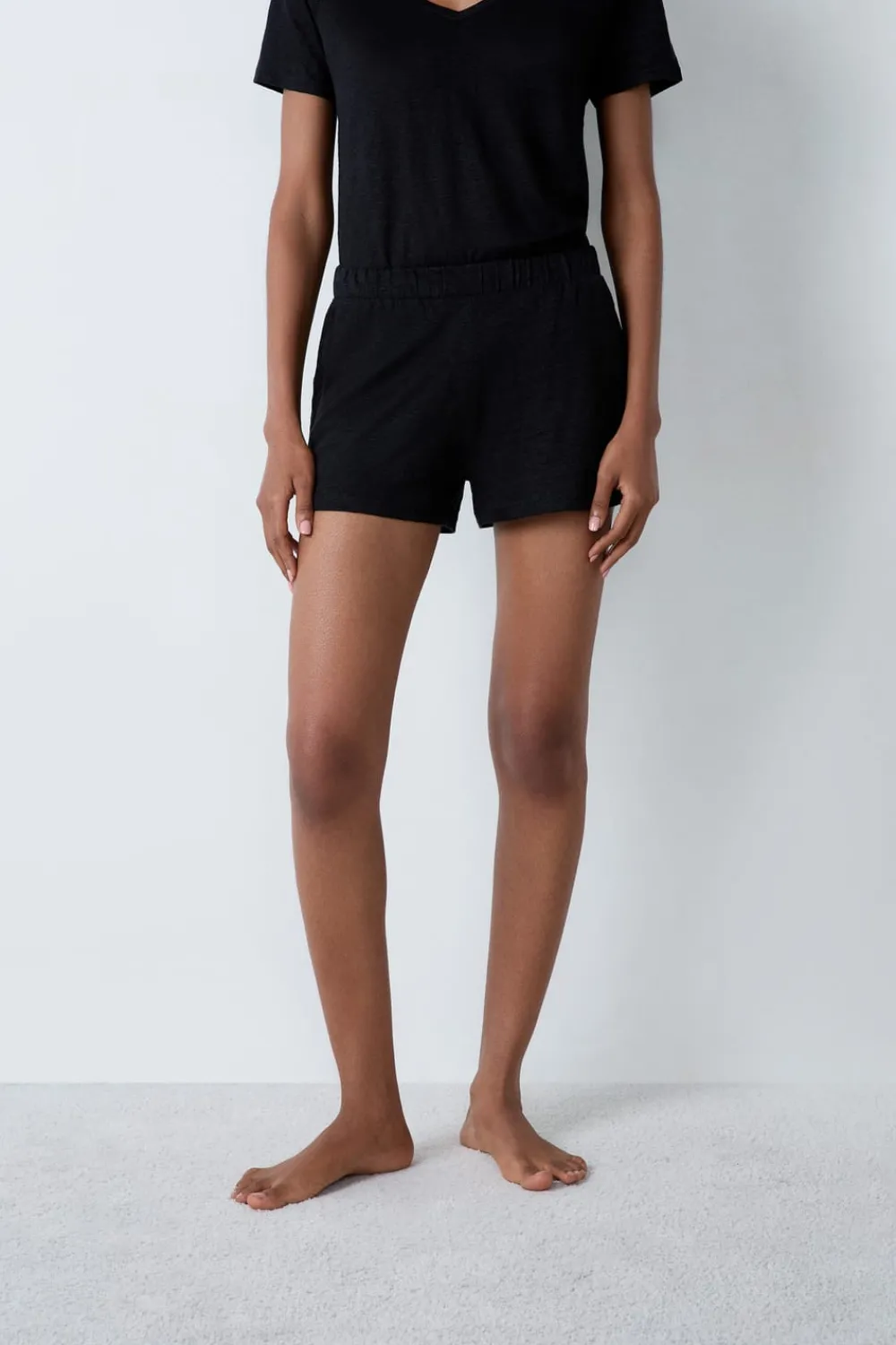 Clearance ETAM Pantalón corto 100% lino NEGRO