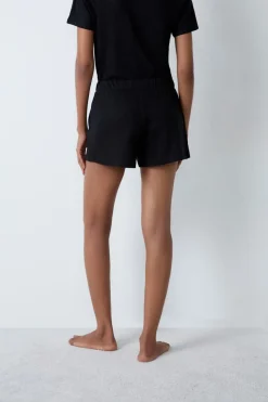 Clearance ETAM Pantalón corto 100% lino NEGRO