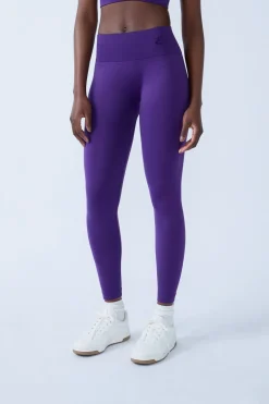 Discount ETAM Pantalón corto de deporte VIOLETA