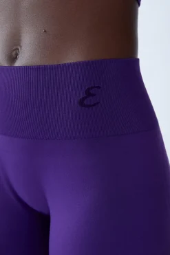 Discount ETAM Pantalón corto de deporte VIOLETA