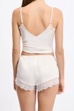 Best ETAM Pantalón corto de pijama satinado con detalles de encaje CRUDO