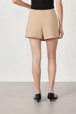 ETAM Pantalón corto liso LISTO PARA TE&Ntilde;IR
