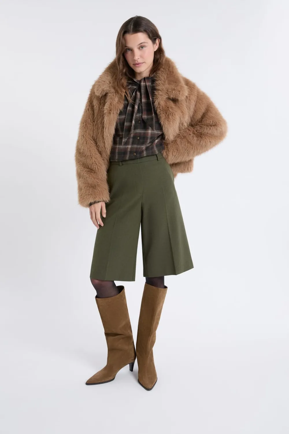 Discount ETAM Pantalón corto tipo bermuda CAQUI