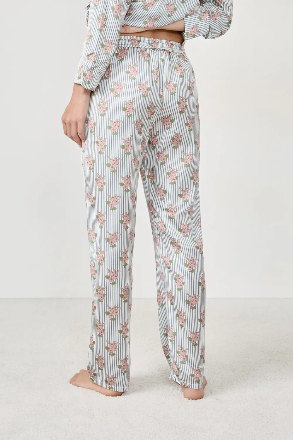 ETAM Pantalón de pijama satinados con estampado floral IMP FD BLANCO