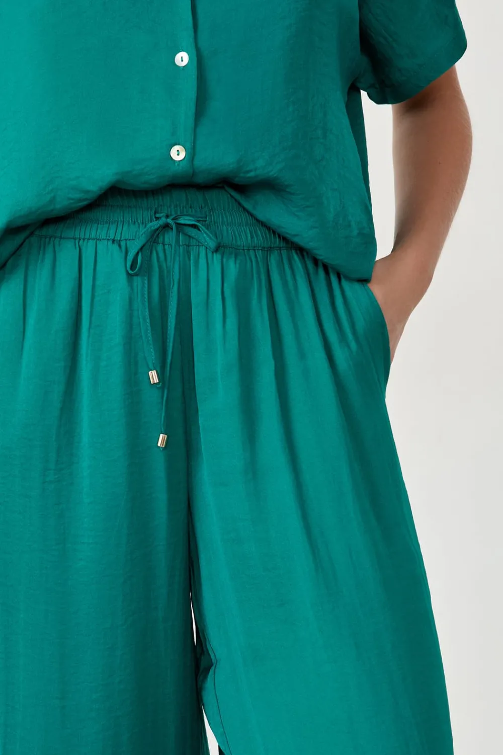 Clearance ETAM Pantalón satinado de corte ancho VERDE