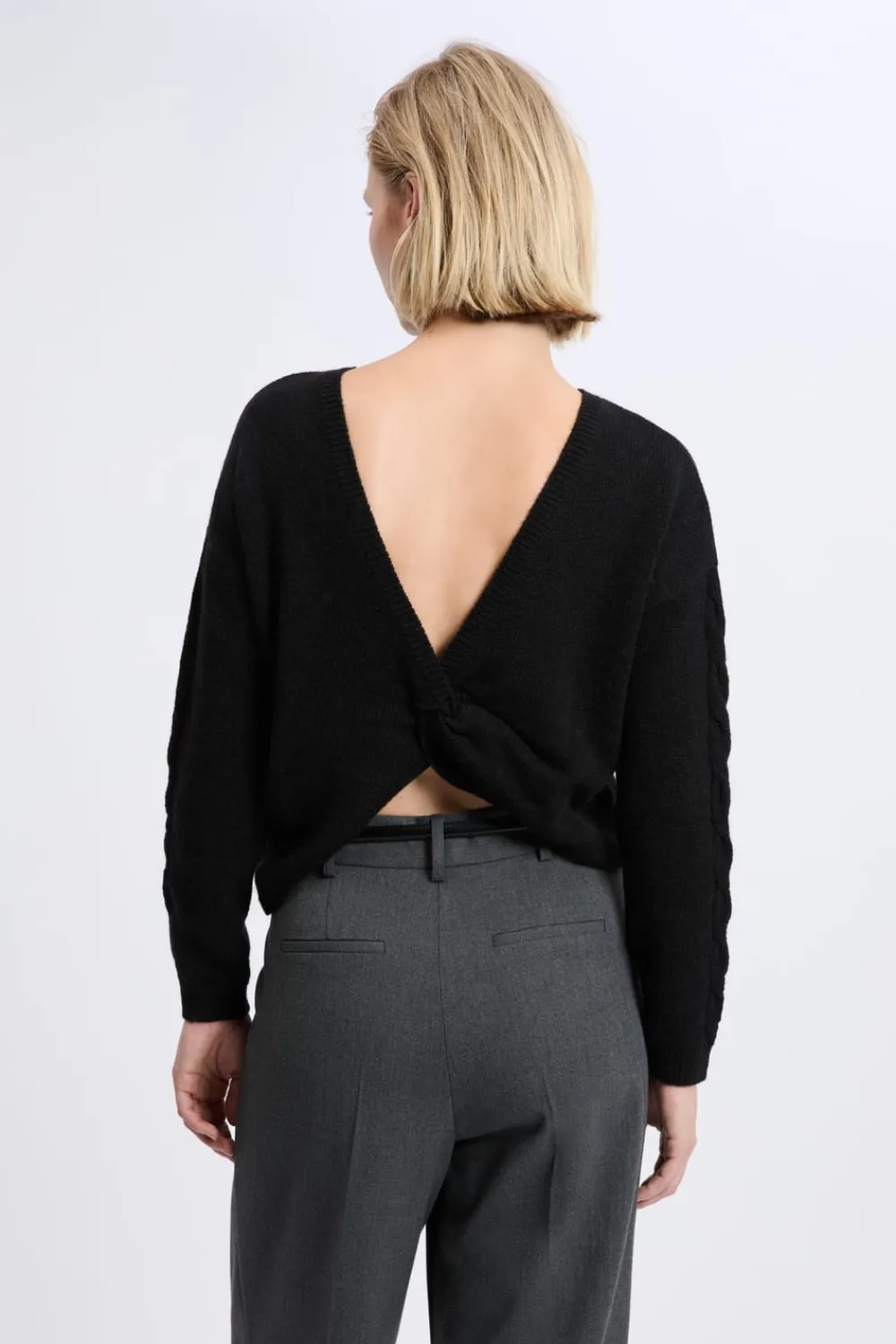 Hot ETAM Pull torsadé dos nu NOIR