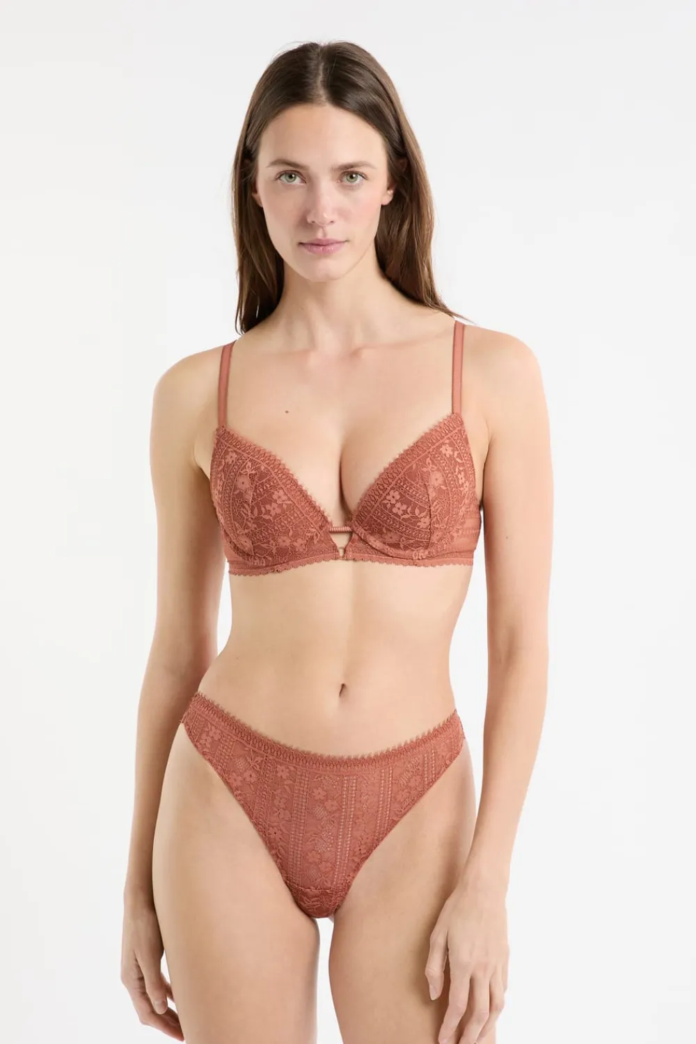 Outlet ETAM Sujetador N.2 - El push-up escote pronunciado de encaje arena
