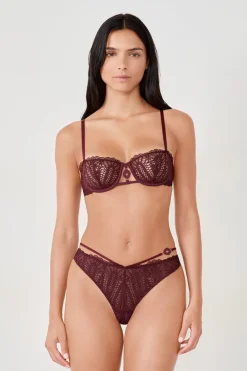 Discount ETAM Tanga de encaje BURDEOS GRANATE