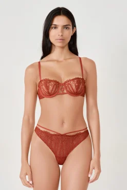 Hot ETAM Tanga de encaje MARR&Oacute;N