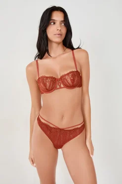 Hot ETAM Tanga de encaje MARR&Oacute;N