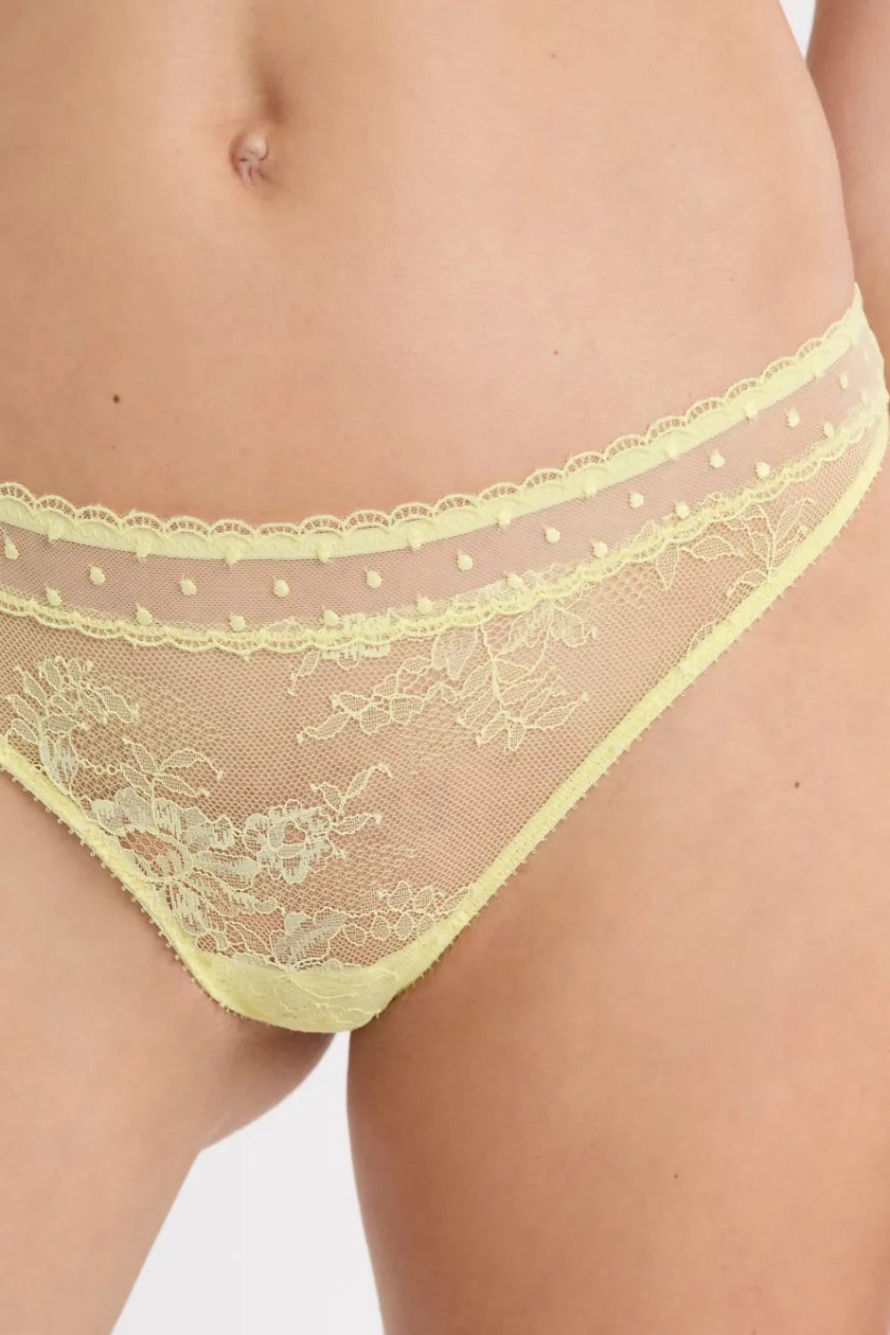 Sale ETAM Tanga de encaje AMARILLO PÁLIDO.