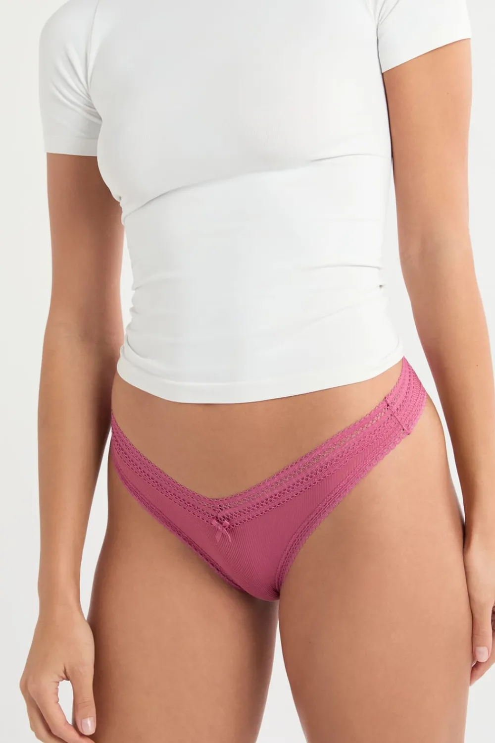 Hot ETAM Tanga en forma de V de microfibra y encaje BLUSH