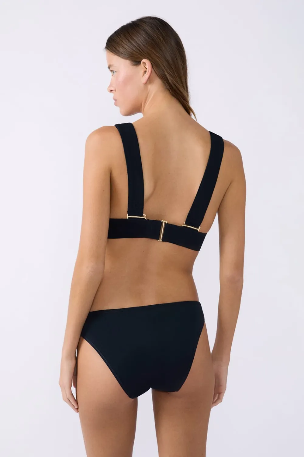Hot ETAM Top bikini triángulo La modelo mide 1,77 m y lleva una talla S