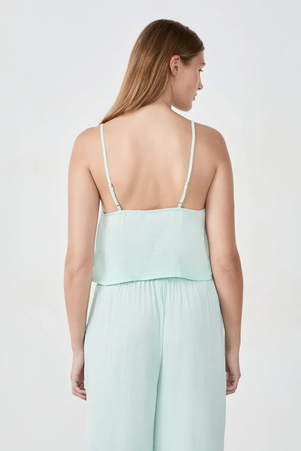 New ETAM Top satinado con tirantes CELADÓN