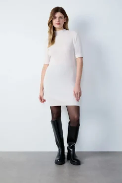 Sale ETAM Vestido corto de cuello alto CRUDO