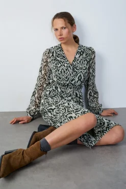 Sale ETAM Vestido largo estampado fluido CRUDO