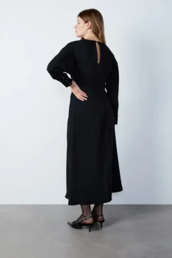 Outlet ETAM Vestido largo y vaporoso NEGRO
